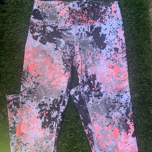 ‼️SOLD‼️NWOT Fabletics yoga leggings - Picture 4 of 7